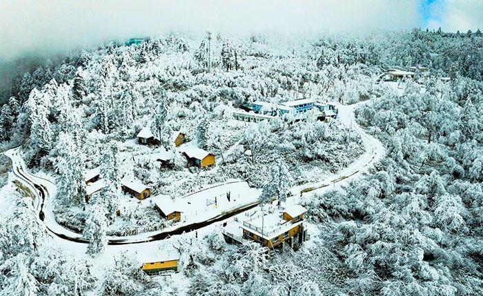 四川石棉王岗坪雪景宛若童话世界